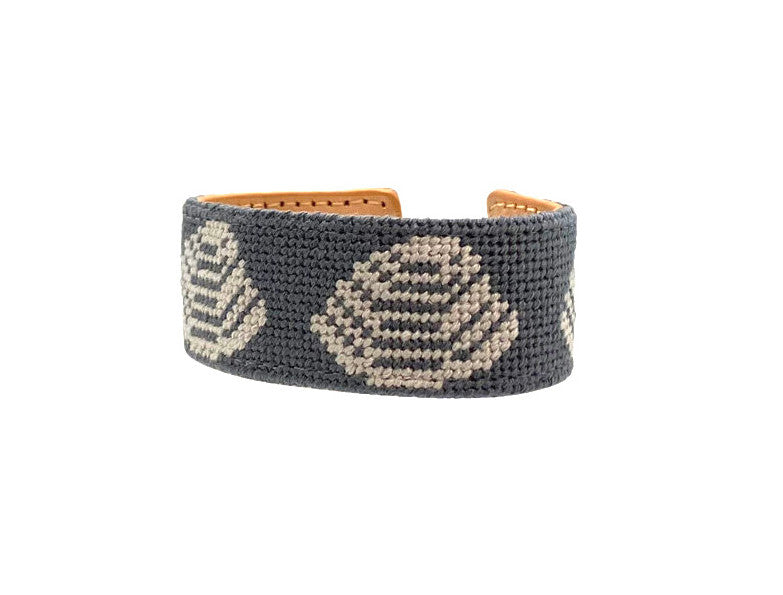 quahog slim needlepoint cuff
