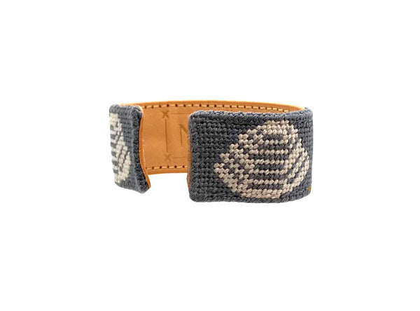 quahog slim needlepoint cuff