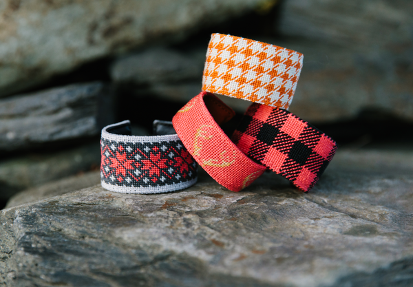 orange houndstooth needlepoint cuff (short)